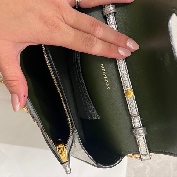 Burberry Silver Leather D-Ring Crossbody Bag - Picture 9 of 11